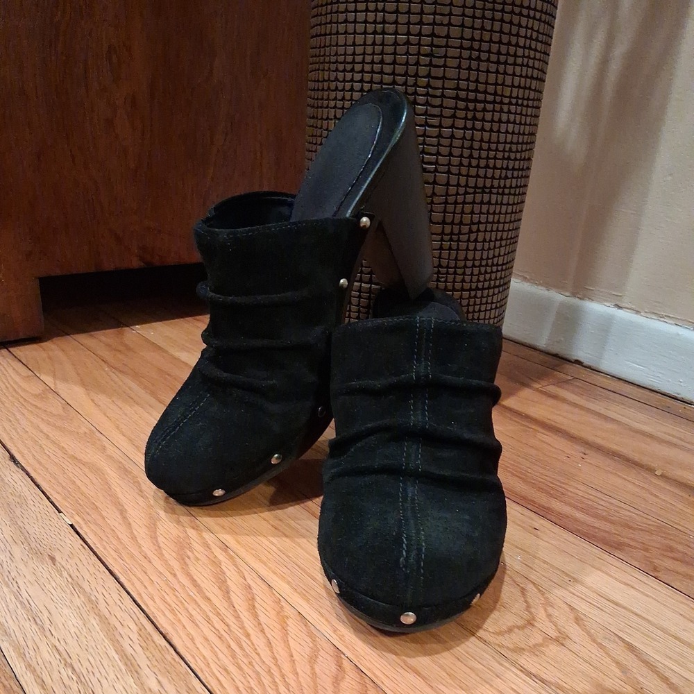 Studded Mia Women's "Malmo" Black Leather/Suede Clogs Size 9.5